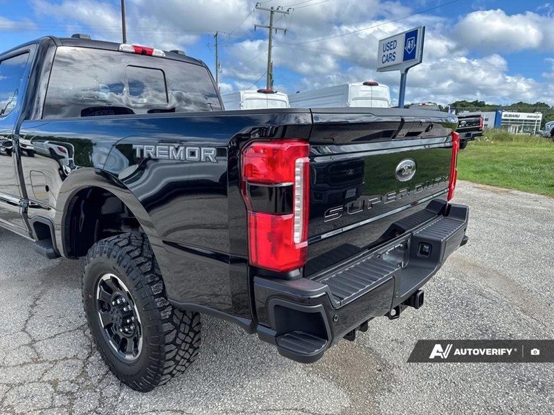 2026 Ford Super Duty F-350 SRW LARIAT 4WD Crew Cab 6.75' Box