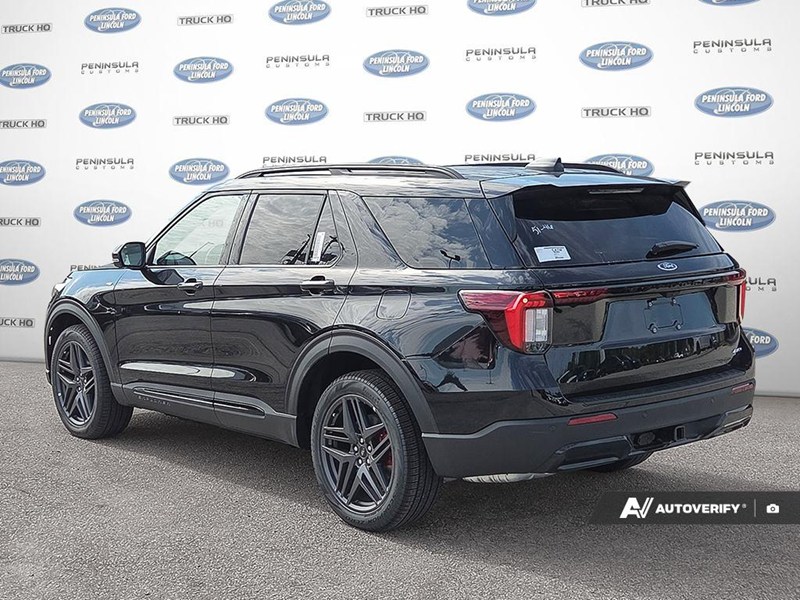 2026 Ford Explorer ST-Line 4WD