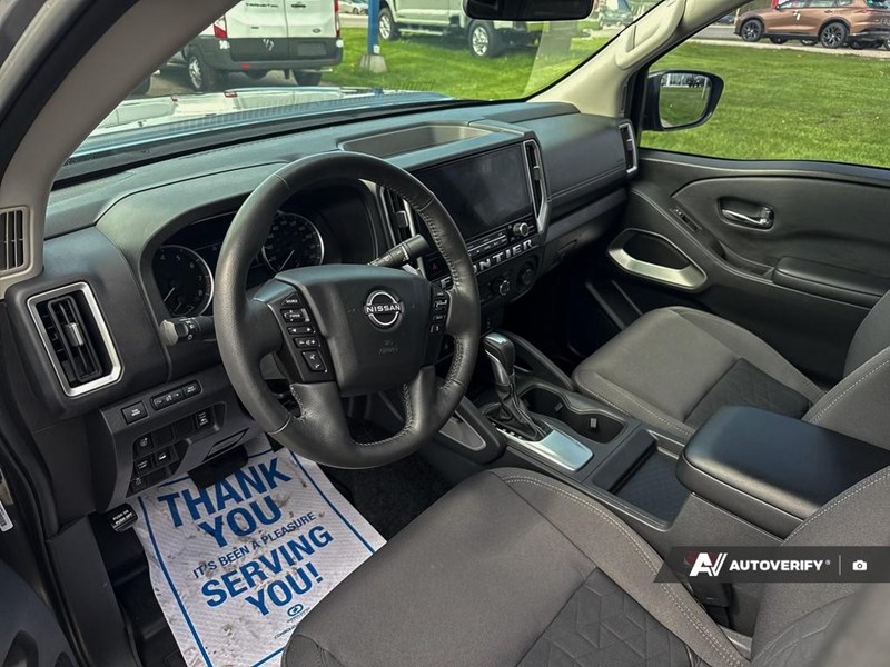 2025 Nissan Frontier Crew Cab 4x4 Long Bed SV