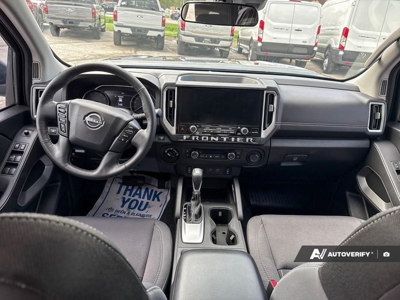 2025 Nissan Frontier Crew Cab 4x4 Long Bed SV