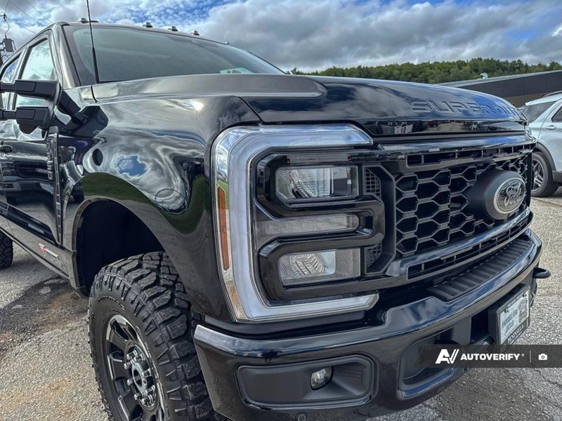 2026 Ford Super Duty F-350 SRW LARIAT 4WD Crew Cab 6.75' Box