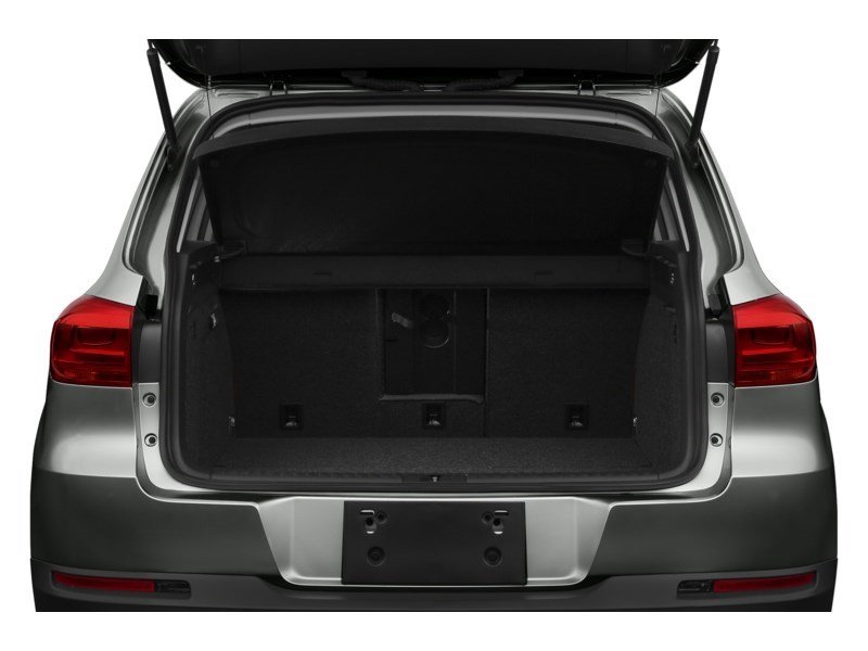 2017 Volkswagen Tiguan 4MOTION 4dr Wolfsburg Edition Exterior Shot 4