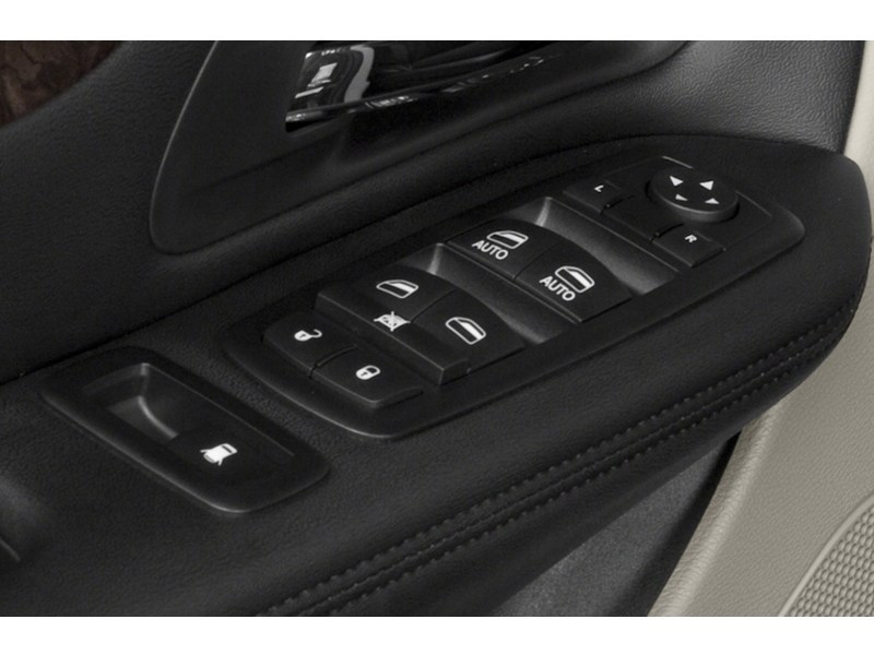 2011 Dodge Grand Caravan 4dr Wgn SXT Exterior Shot 13