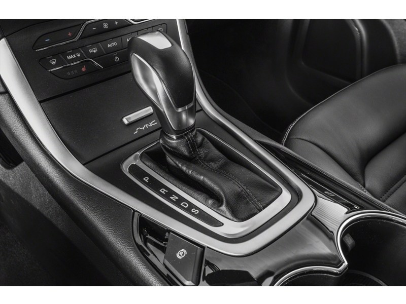 2015 Ford Edge SEL Exterior Shot 12