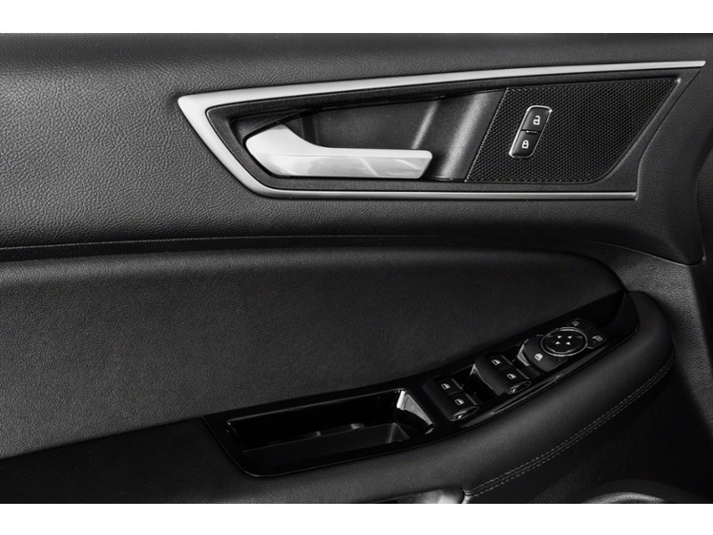 2015 Ford Edge SEL Exterior Shot 14