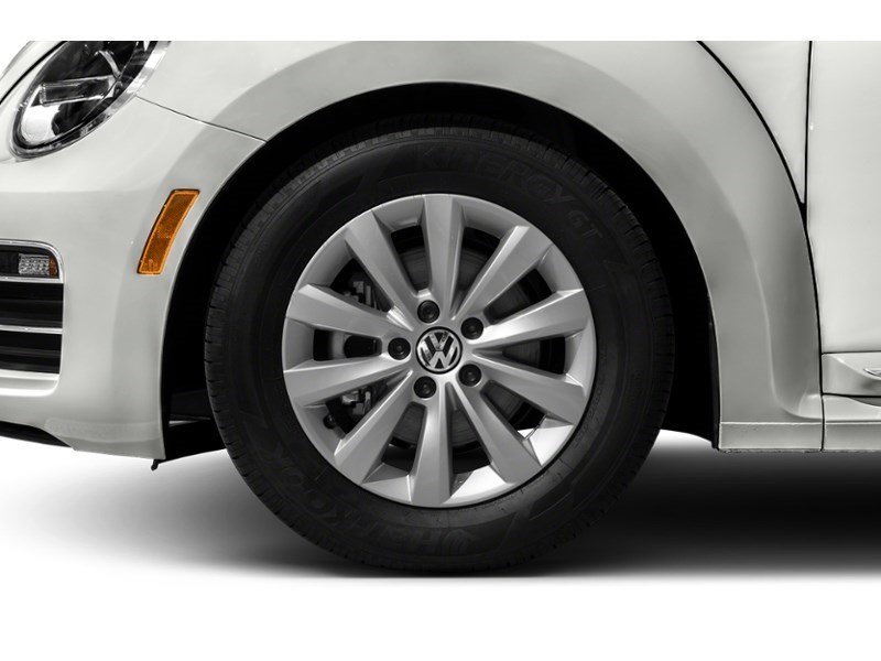 2018 Volkswagen Beetle Trendline Auto Exterior Shot 5