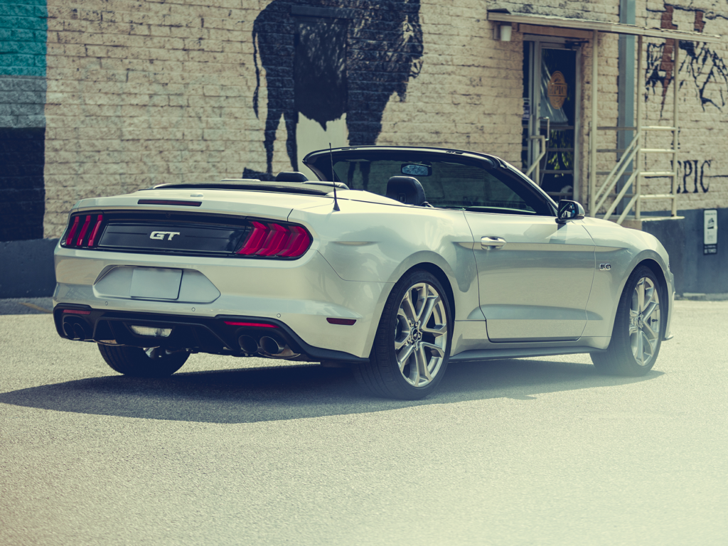 2023 ford mustang