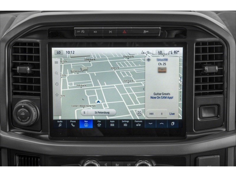 2024 Ford F-150 XLT 4WD SuperCrew 5.5' Box Interior Shot 8