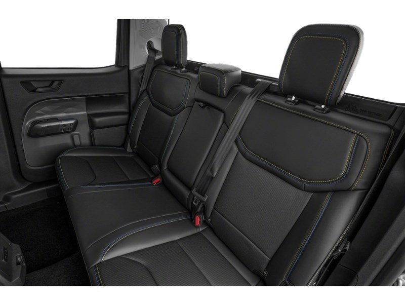 2026 Ford Maverick Lobo High AWD SuperCrew Interior Shot 5
