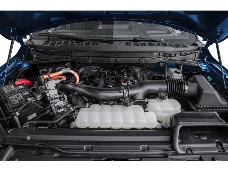2026 Ford F-150 Platinum 4WD SuperCrew 5.5' Box Exterior Shot 3