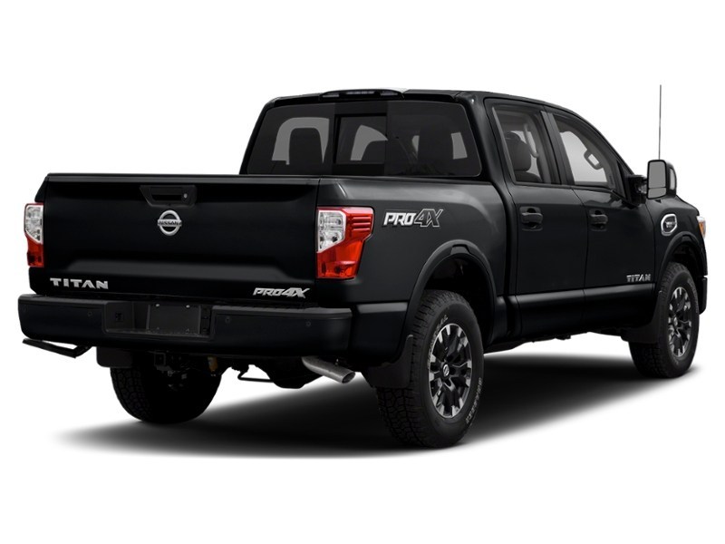 2018 Nissan Titan 4x4 Crew Cab PRO-4X Magnetic Black Metallic  Shot 12